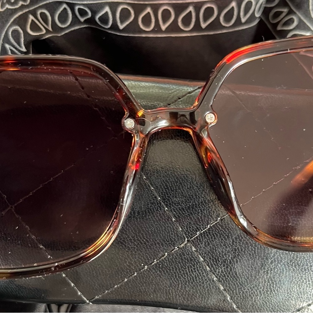 CHANEL Women's Sunglasses with Black and Pink Hues - Picture 10 of 16